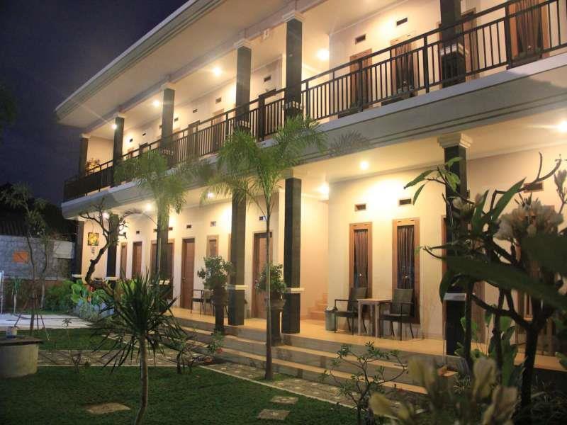 Hostel Nuka Beach